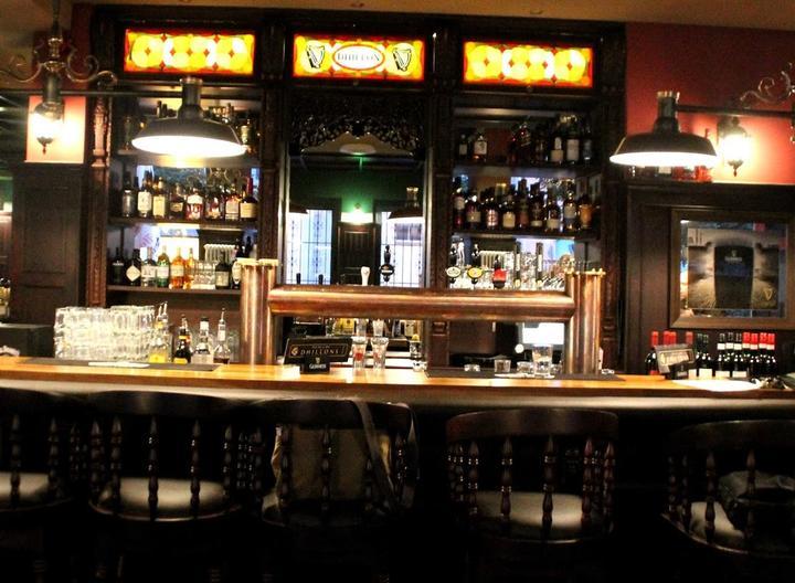 Dhillons Irish Bar & Grill